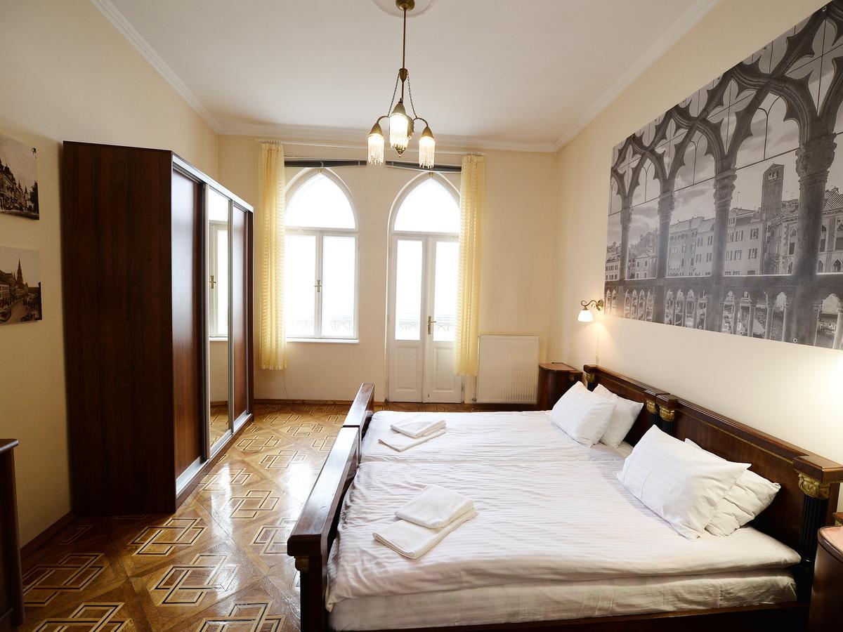 The Historical Family Nest In City Centre Lviv Exteriör bild