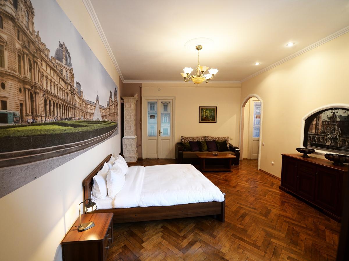The Historical Family Nest In City Centre Lviv Exteriör bild