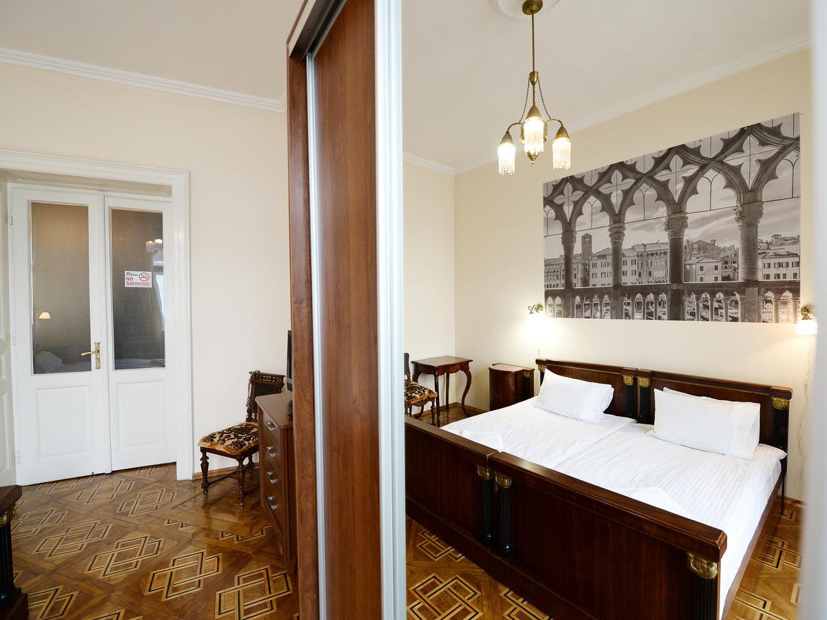 The Historical Family Nest In City Centre Lviv Exteriör bild